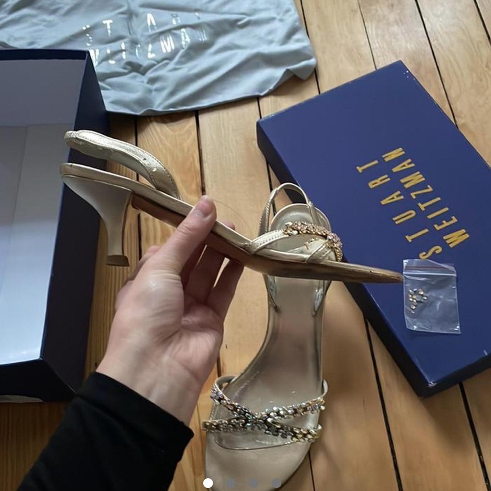 stuart weitzman kitten heels